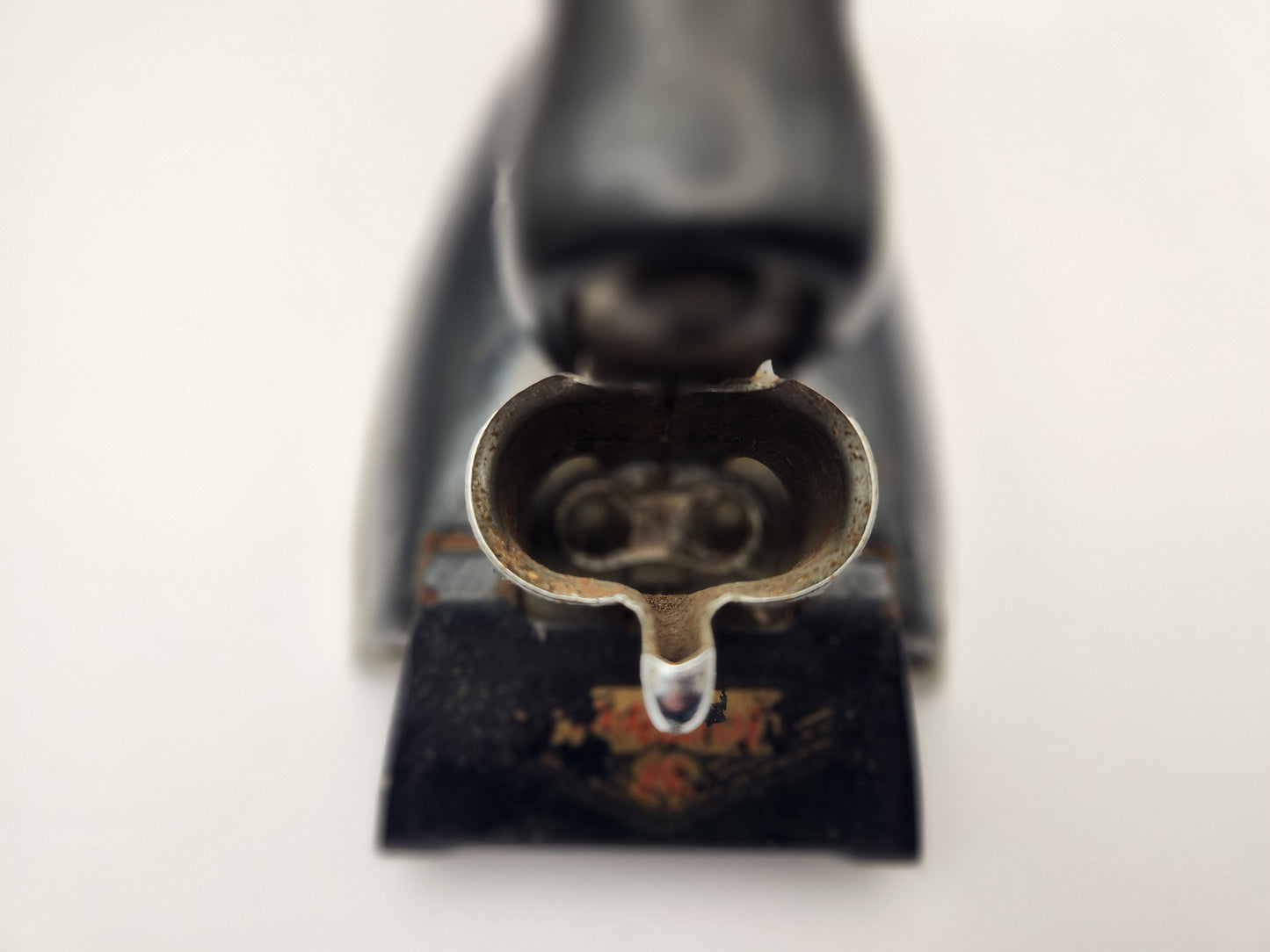 Bowerbird Cottage 1930s Iron General Electric Hotpoint