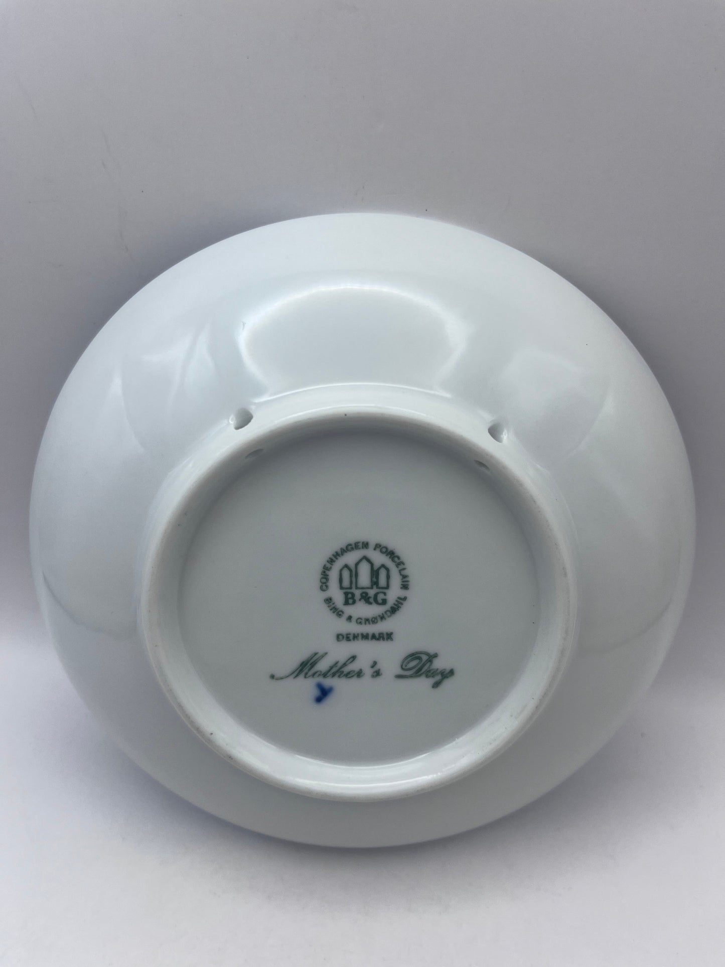 Bowerbird Cottage Danish Mother’s Day Plate - Chicken