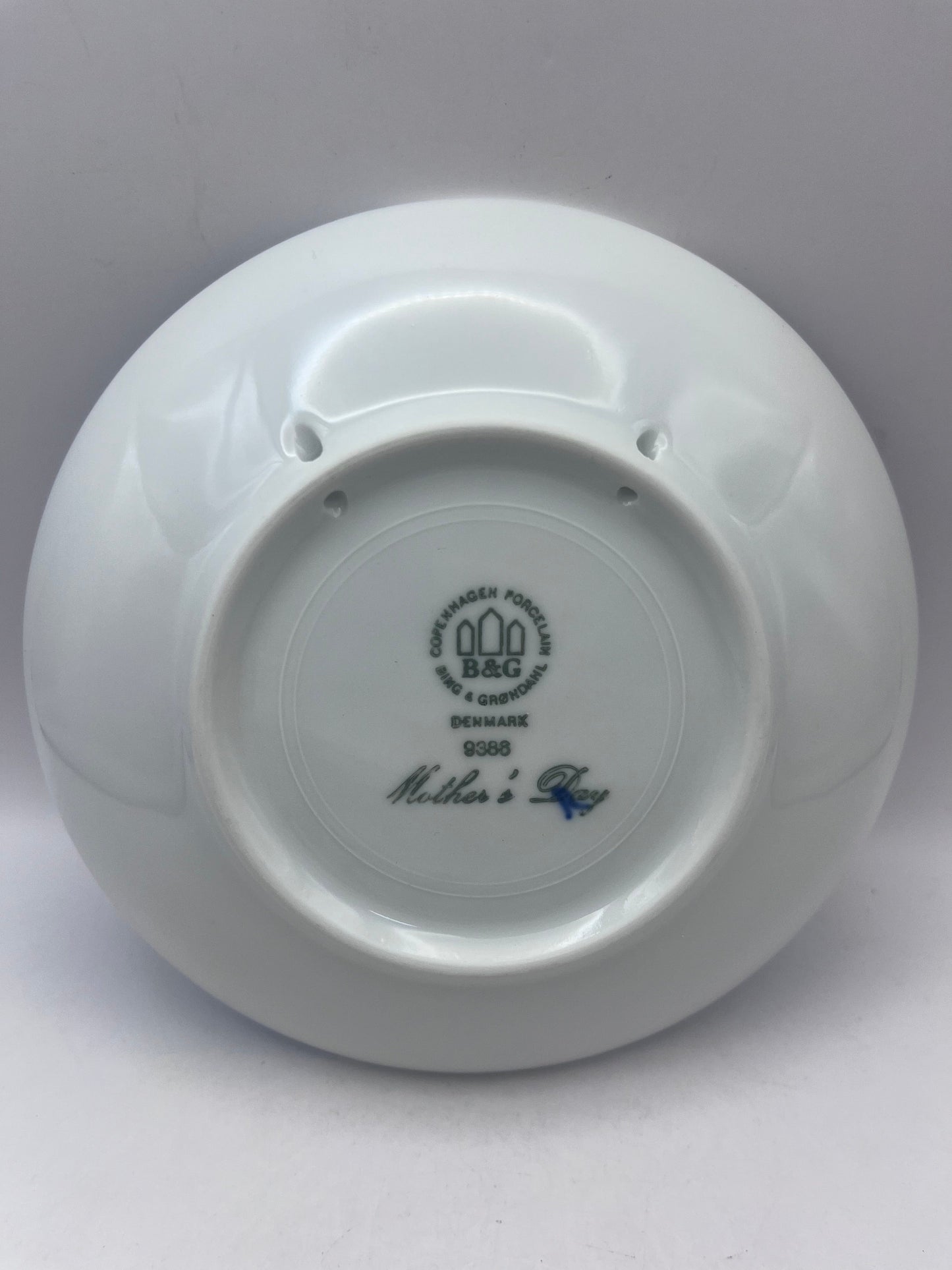 Bowerbird Cottage Danish Mother’s Day Plate - Elephant