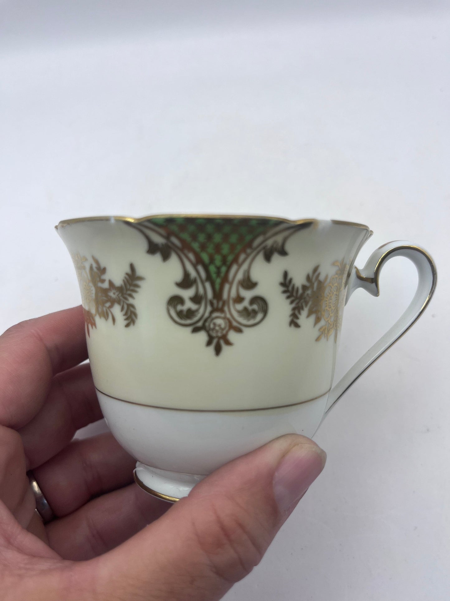 Bowerbird Cottage Noritake China Kenwood Set