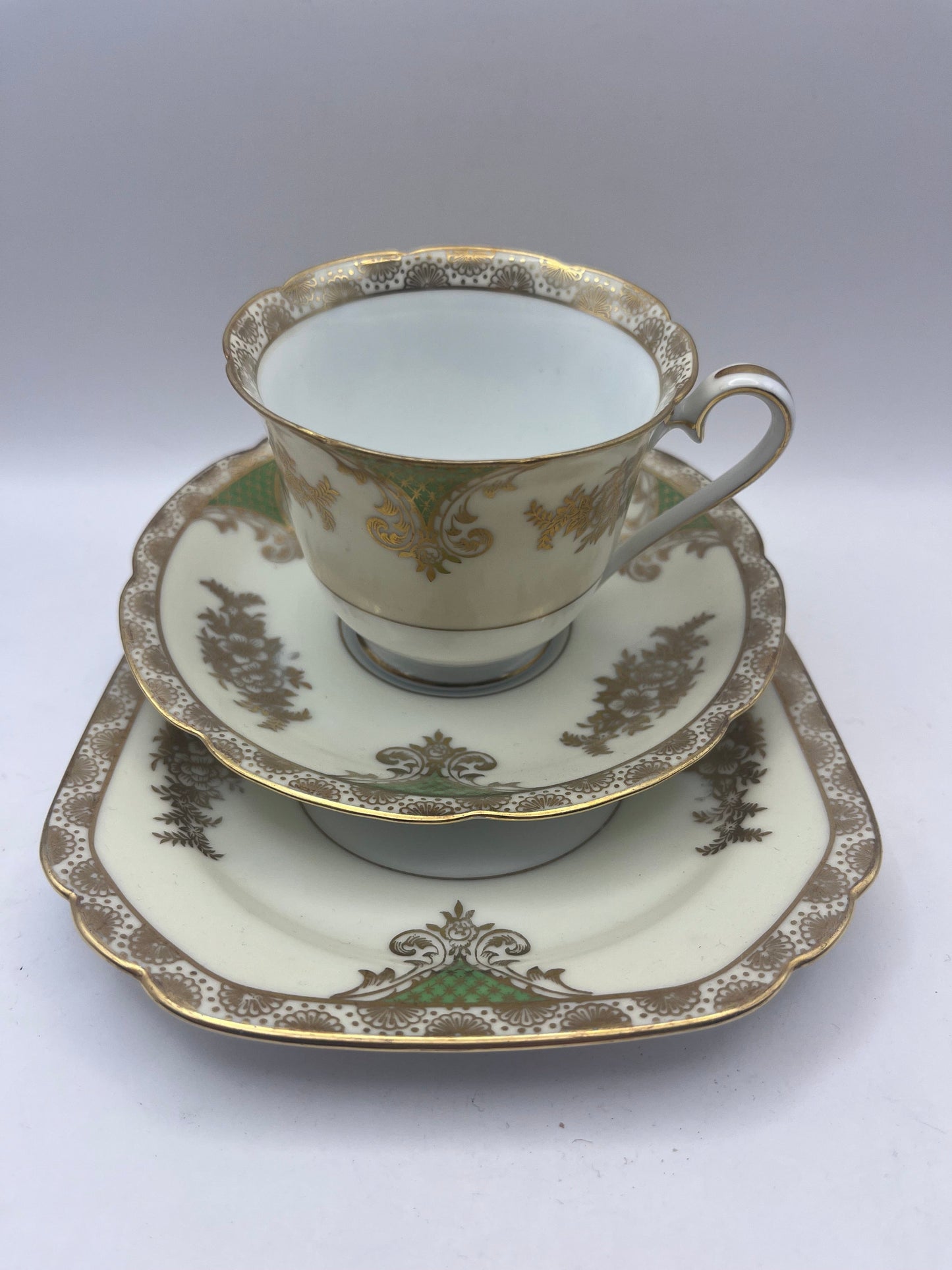 Bowerbird Cottage Noritake China Kenwood Set
