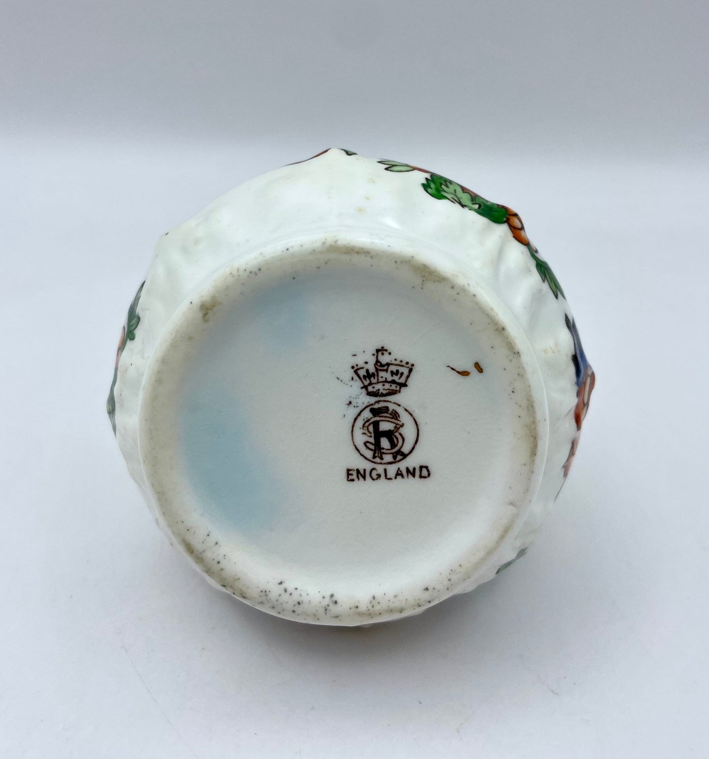 Bowerbird Cottage Samuel Radford Gilded Porcelain Vase with Flowers (England 1891-1913)