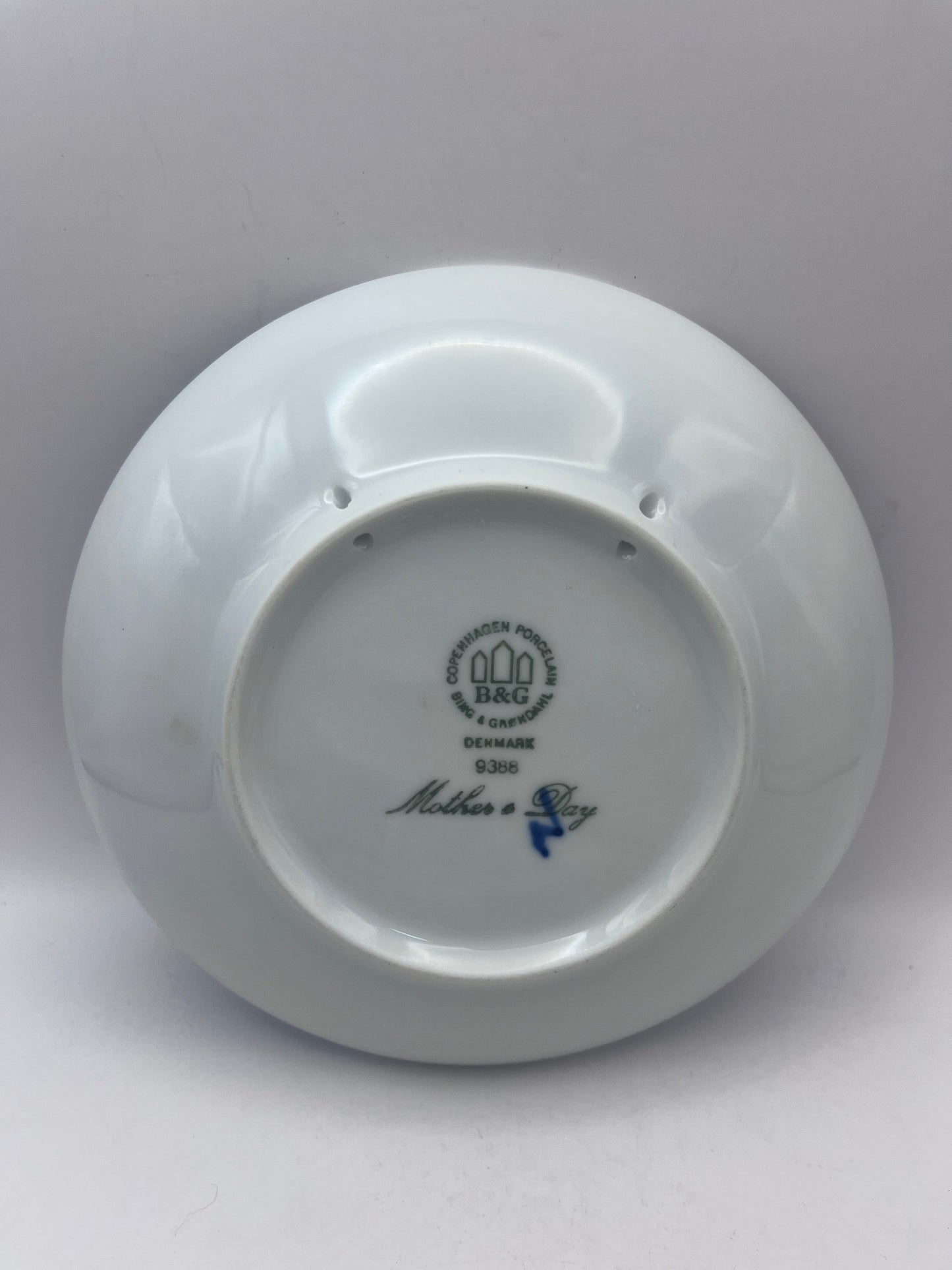 Bowerbird Cottage  Danish Mother’s Day Plate - Bird