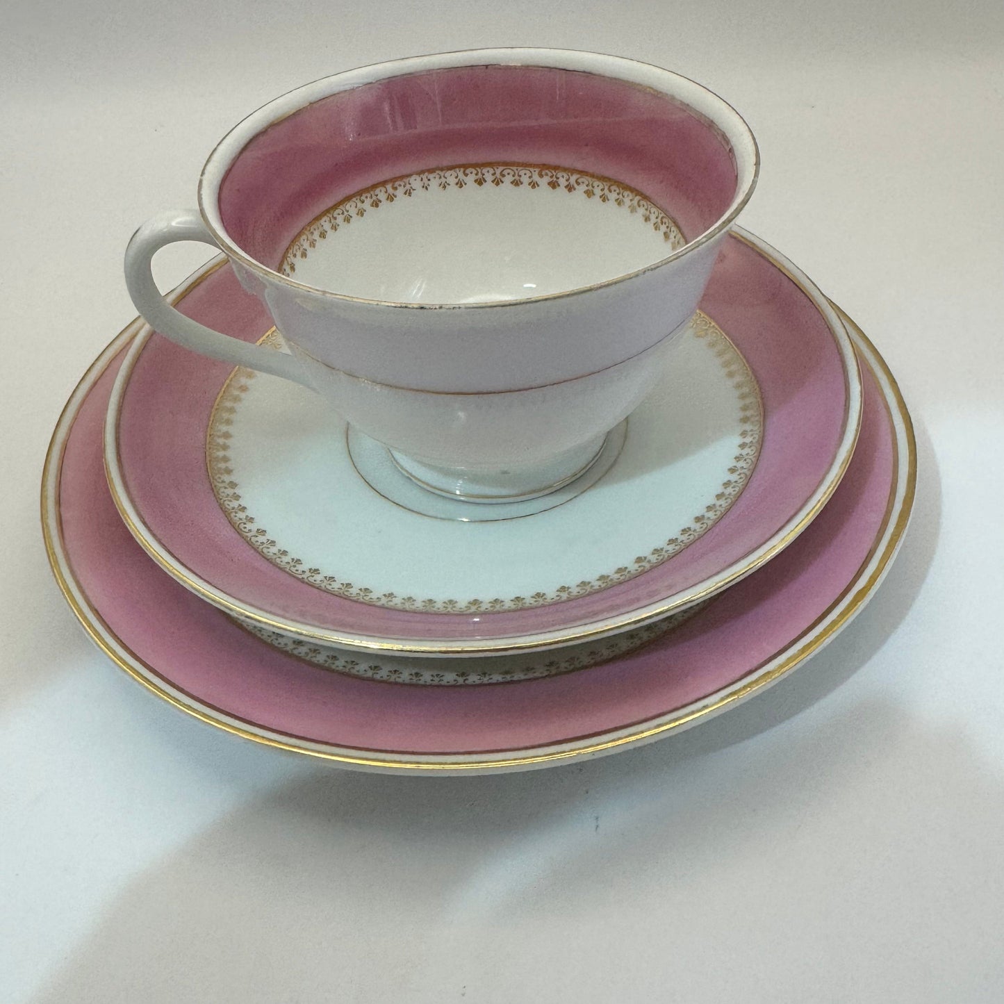 Bowerbird Cottage  Karlsbad Knoll Pink & Gold 15 piece set