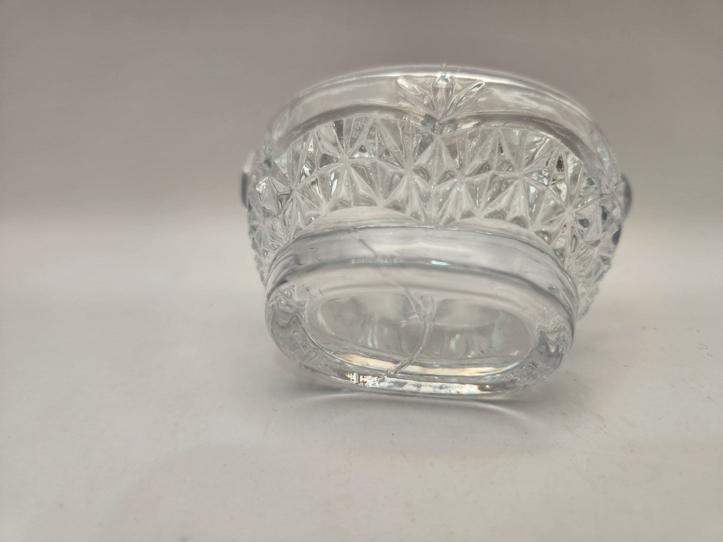 Bowerbird Cottage  Pressed Glass Basket 9cm