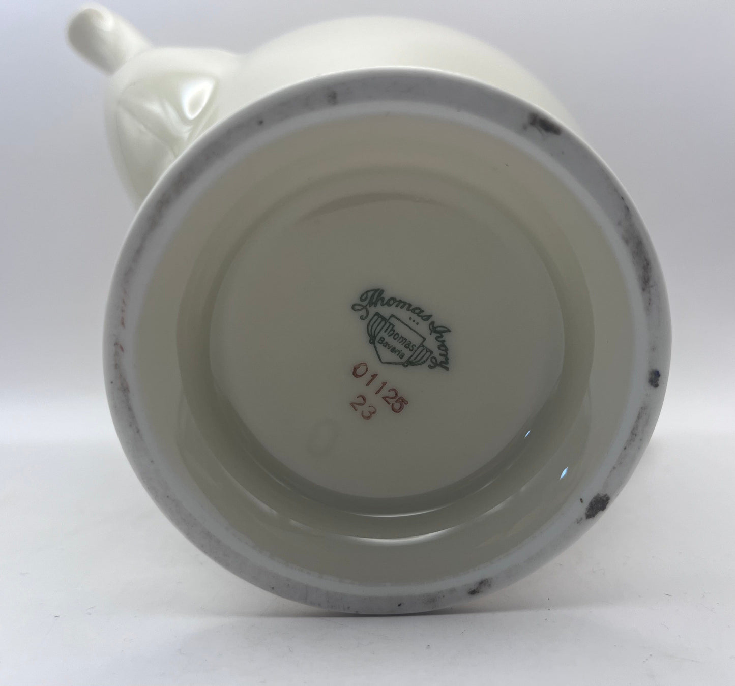Bowerbird Cottage  Thomas Ivory Teapot
