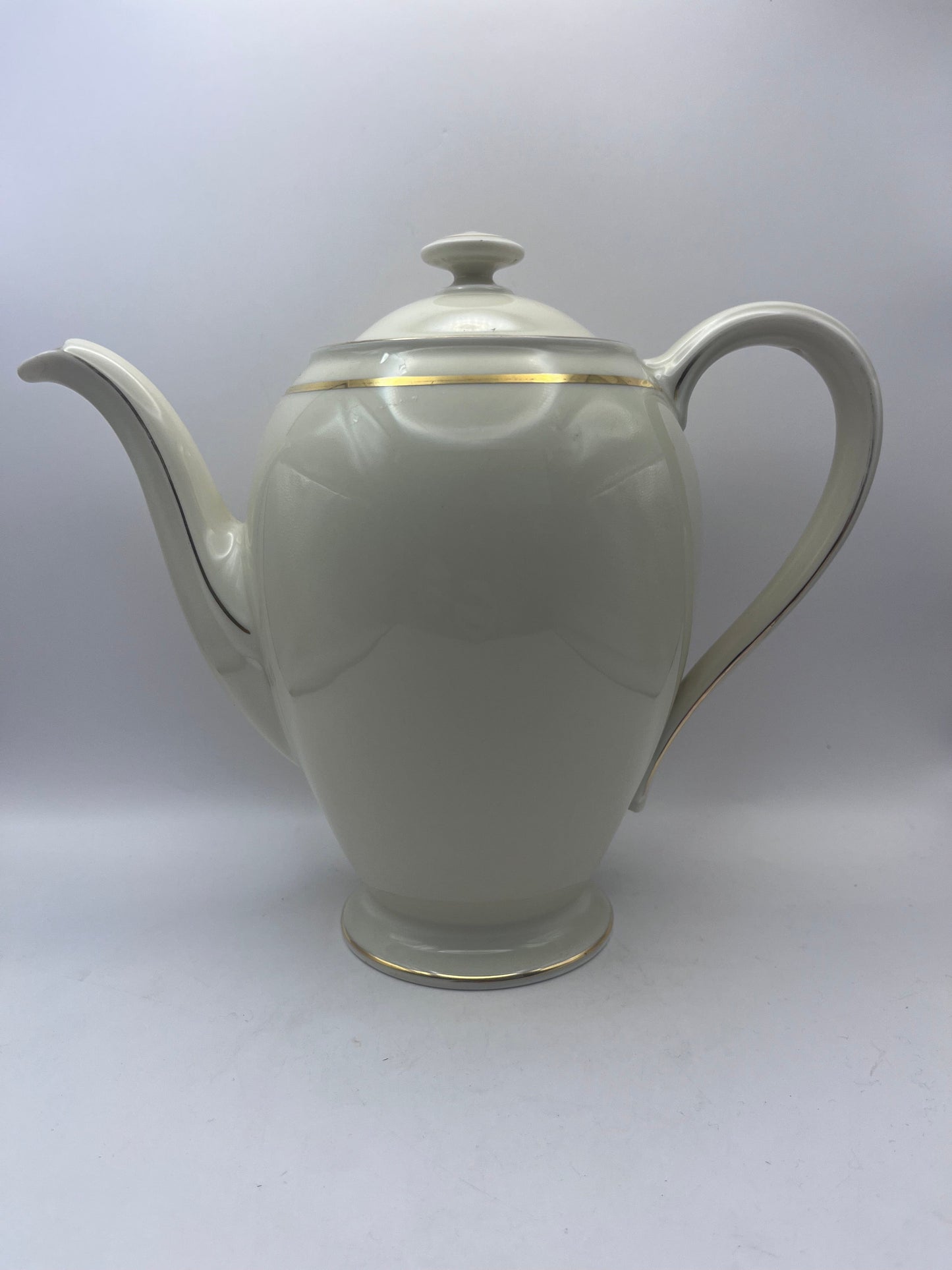 Bowerbird Cottage  Thomas Ivory Teapot