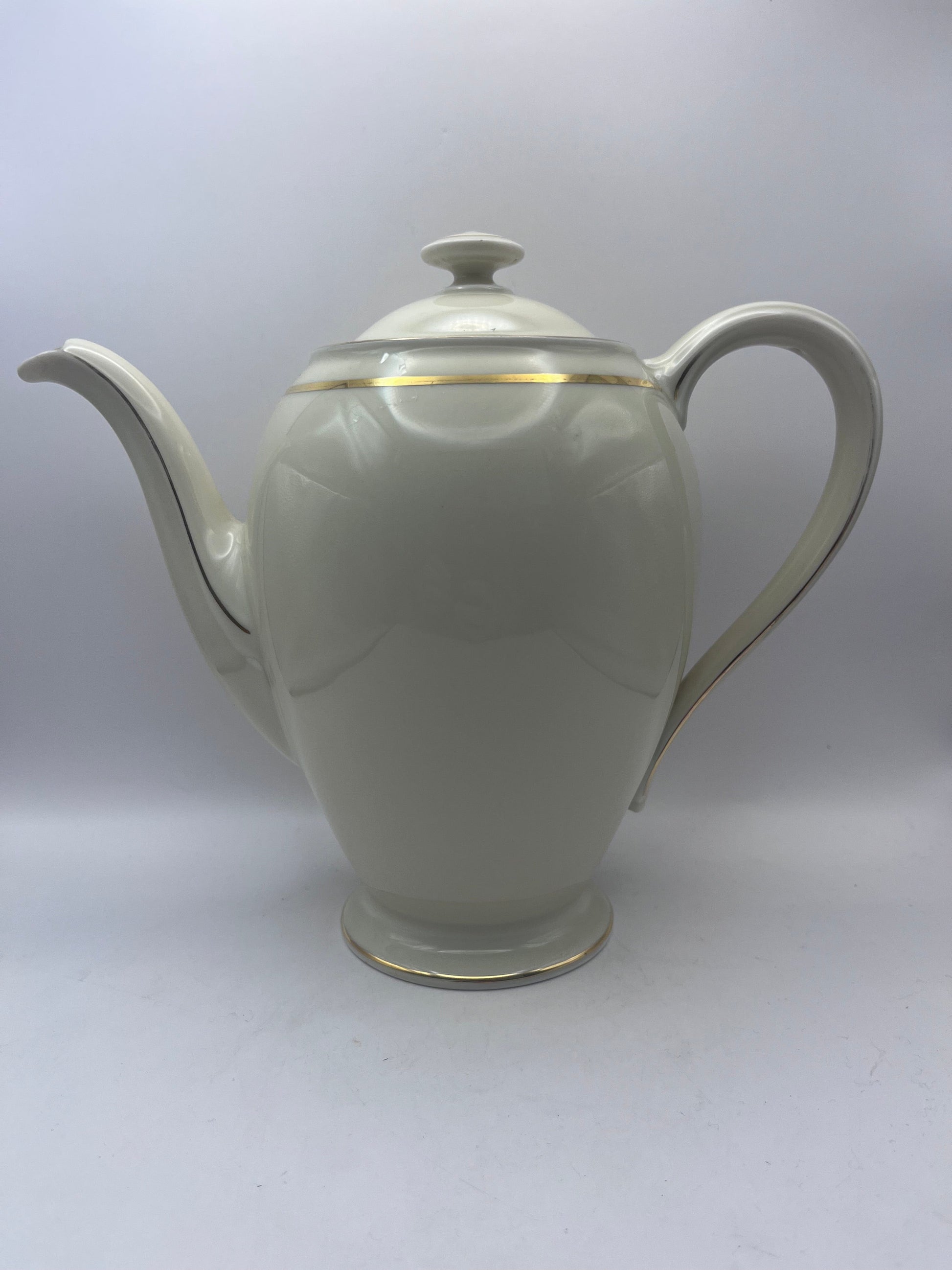Bowerbird Cottage  Thomas Ivory Teapot