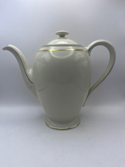 Bowerbird Cottage  Thomas Ivory Teapot