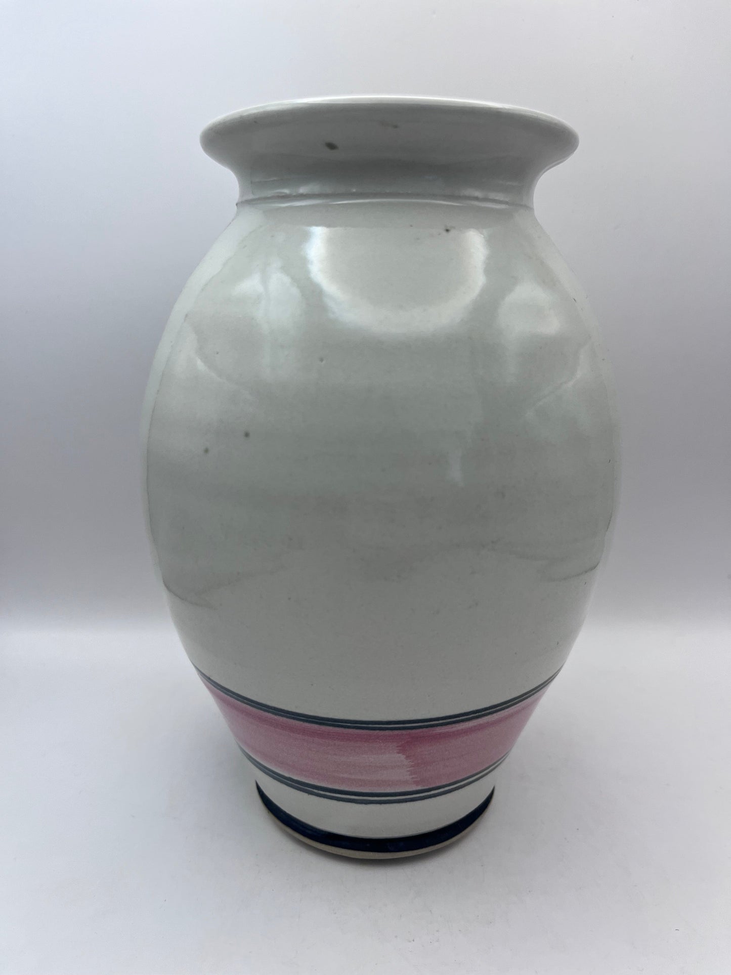 Bowerbird Cottage  Vase