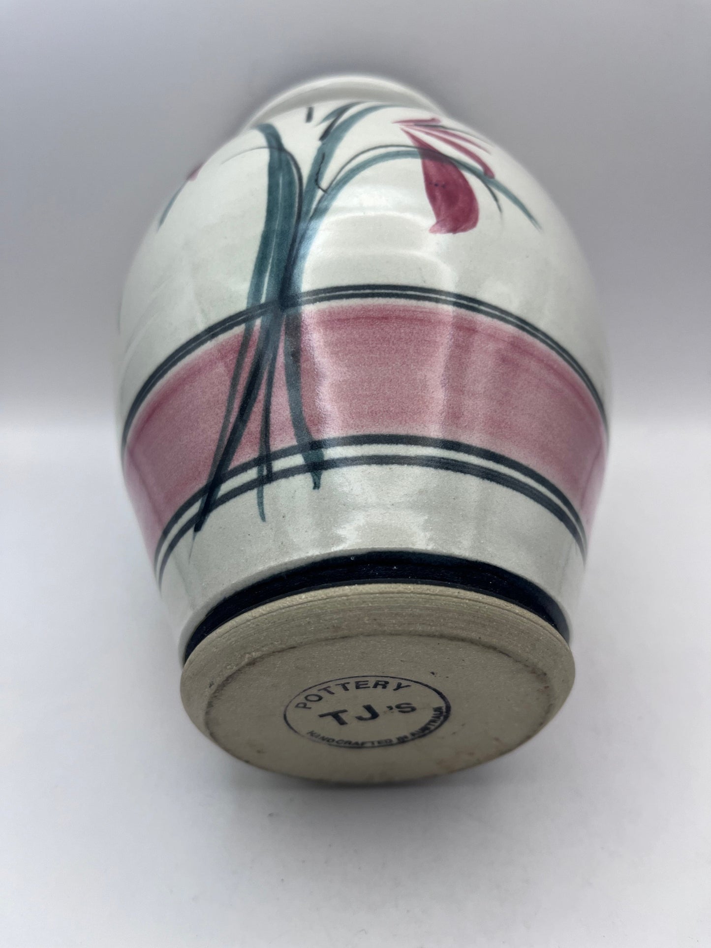 Bowerbird Cottage  Vase